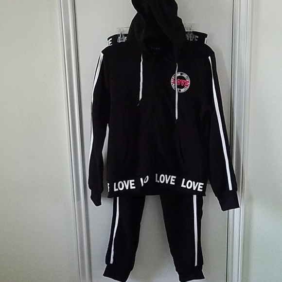 NWT Jogging Suit - Picture 4 of 8